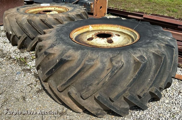 image for item DV1959 (2) 24.5-32 tires and wheels