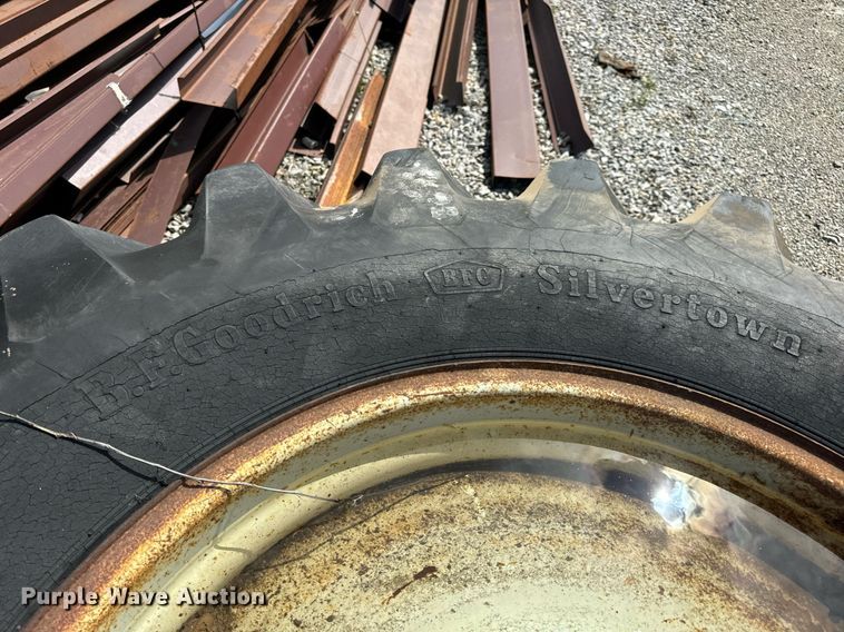 image for item DV1959 (2) 24.5-32 tires and wheels