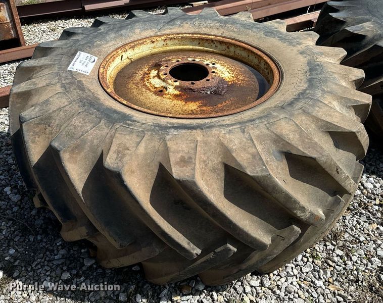 image for item DV1959 (2) 24.5-32 tires and wheels