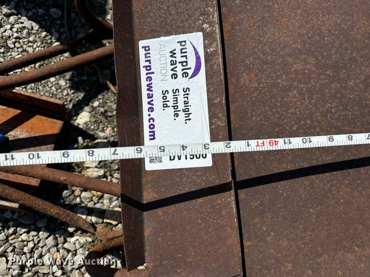 image for item DV1960 John Deere 200 hay bale elevator