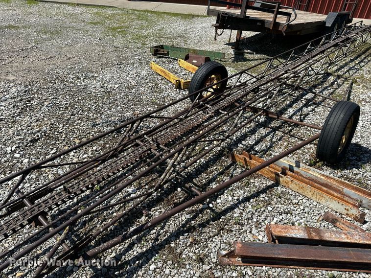 image for item DV1960 John Deere 200 hay bale elevator