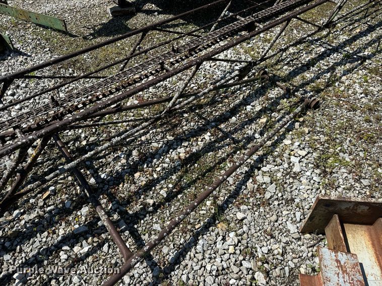 image for item DV1960 John Deere 200 hay bale elevator