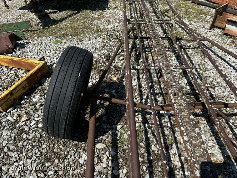 image for item DV1960 John Deere 200 hay bale elevator
