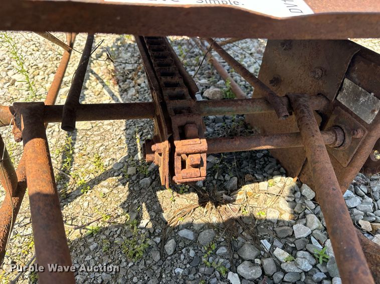 image for item DV1960 John Deere 200 hay bale elevator