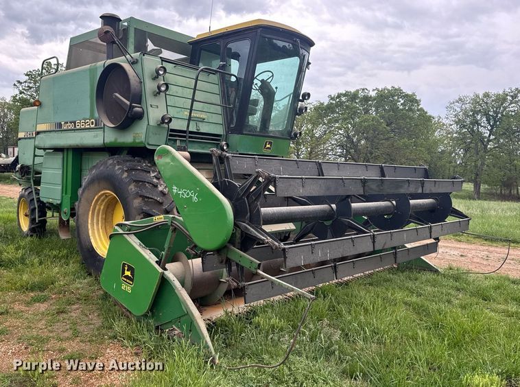 image for item DV4004 1981 John Deere 6620 Turbo combine