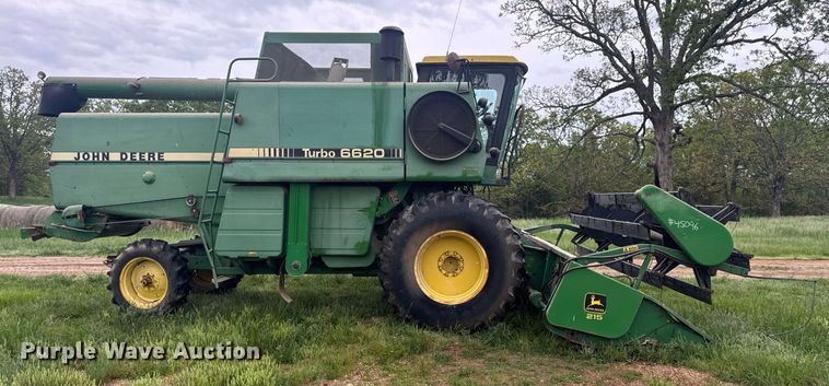 image for item DV4004 1981 John Deere 6620 Turbo combine