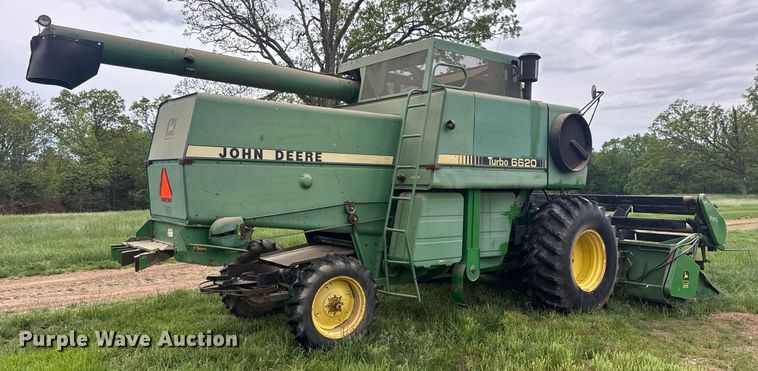 image for item DV4004 1981 John Deere 6620 Turbo combine