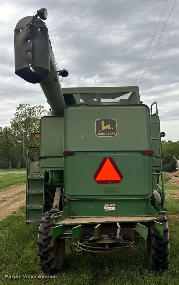 image for item DV4004 1981 John Deere 6620 Turbo combine