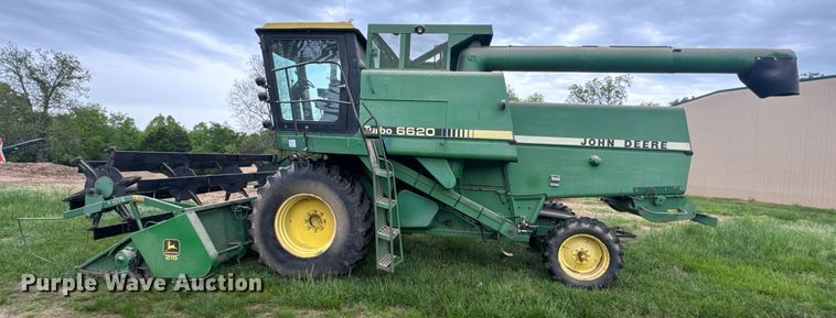 image for item DV4004 1981 John Deere 6620 Turbo combine