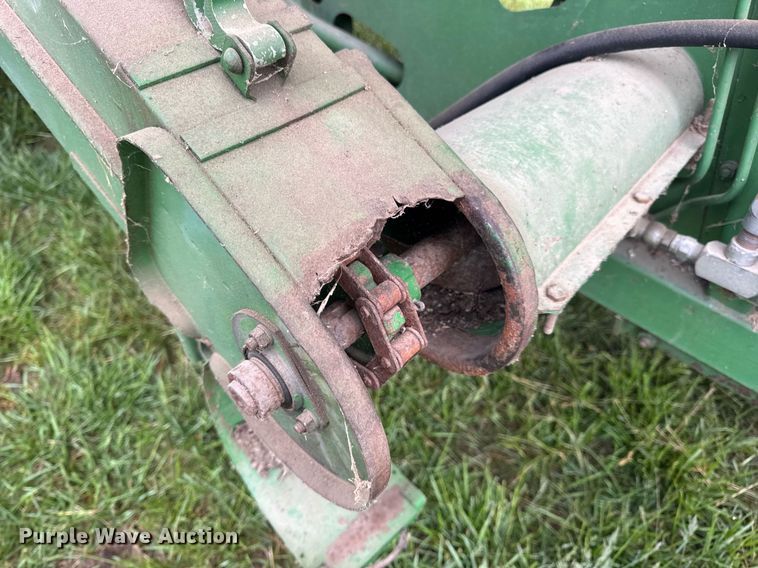 image for item DV4004 1981 John Deere 6620 Turbo combine