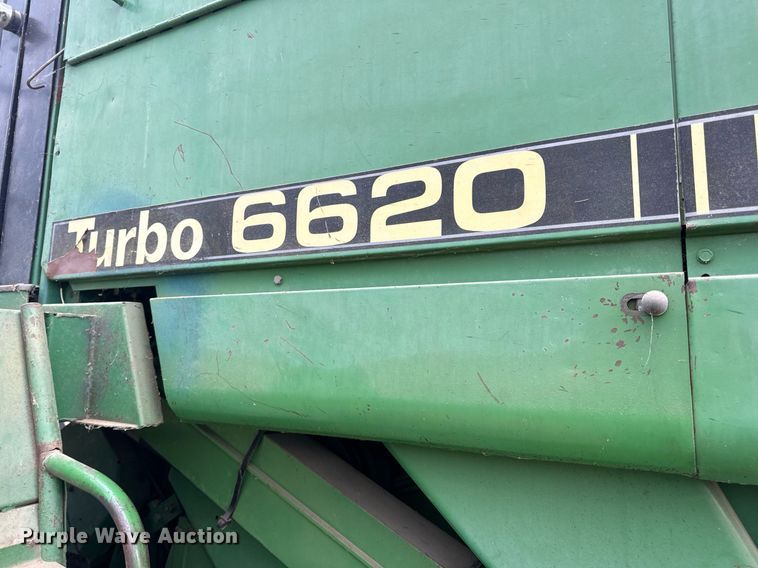 image for item DV4004 1981 John Deere 6620 Turbo combine