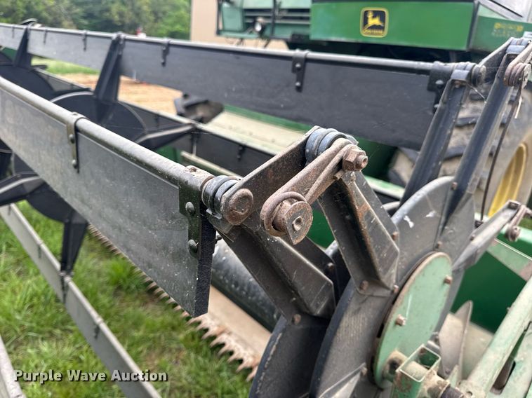 image for item DV4004 1981 John Deere 6620 Turbo combine