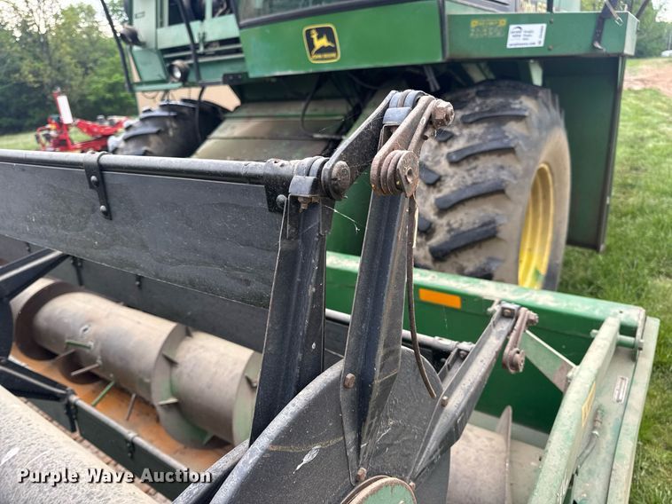 image for item DV4004 1981 John Deere 6620 Turbo combine