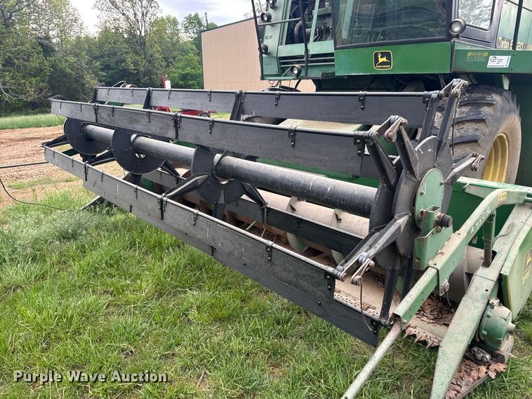 image for item DV4004 1981 John Deere 6620 Turbo combine