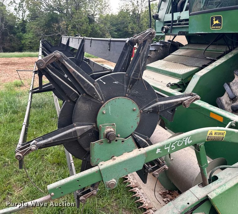 image for item DV4004 1981 John Deere 6620 Turbo combine