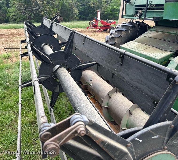 image for item DV4004 1981 John Deere 6620 Turbo combine