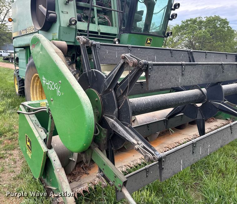 image for item DV4004 1981 John Deere 6620 Turbo combine