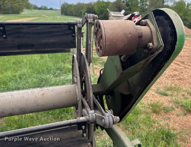 image for item DV4004 1981 John Deere 6620 Turbo combine