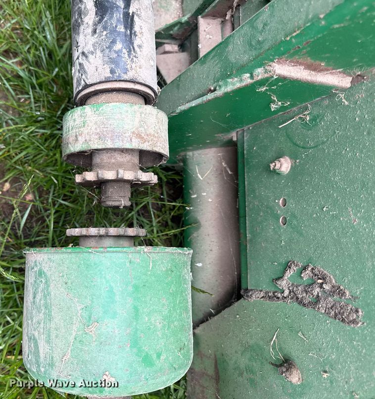 image for item DV4004 1981 John Deere 6620 Turbo combine