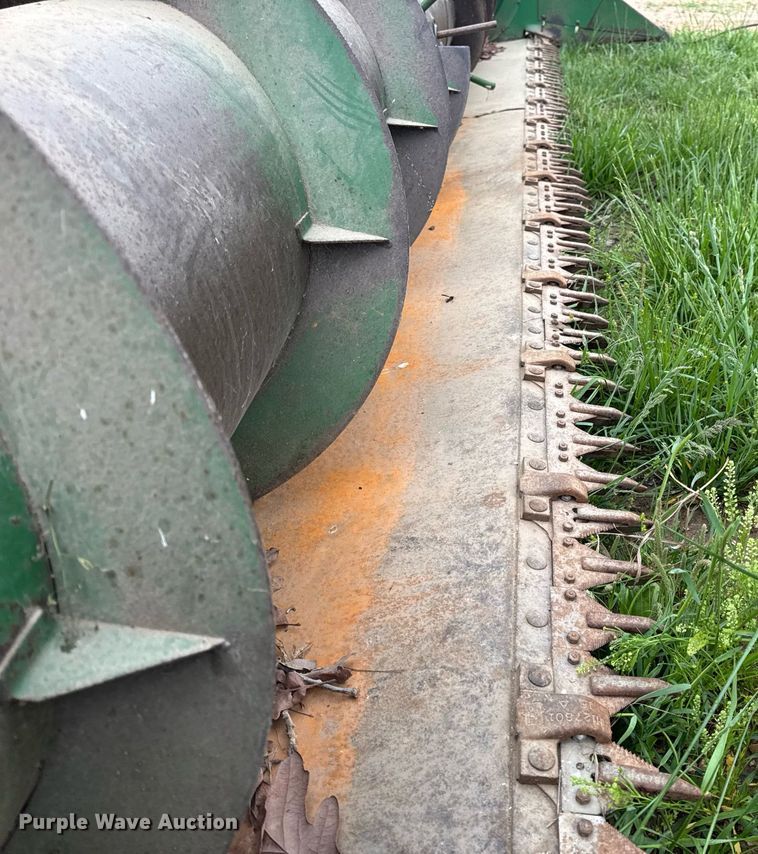 image for item DV4004 1981 John Deere 6620 Turbo combine