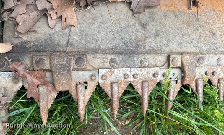 image for item DV4004 1981 John Deere 6620 Turbo combine