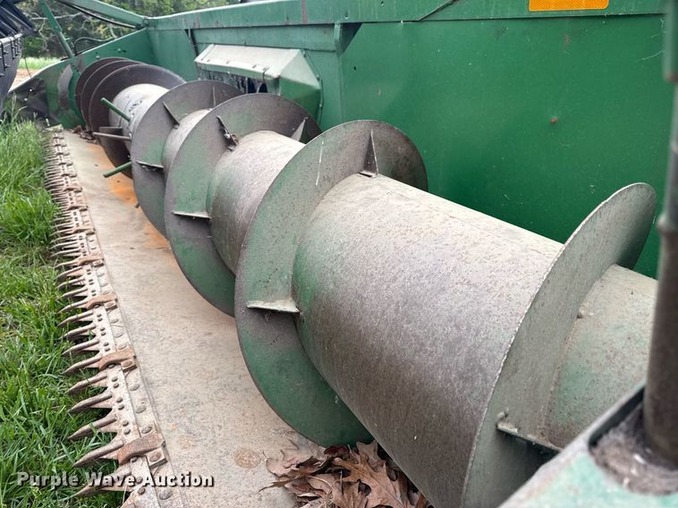 image for item DV4004 1981 John Deere 6620 Turbo combine