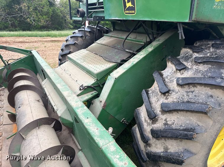 image for item DV4004 1981 John Deere 6620 Turbo combine