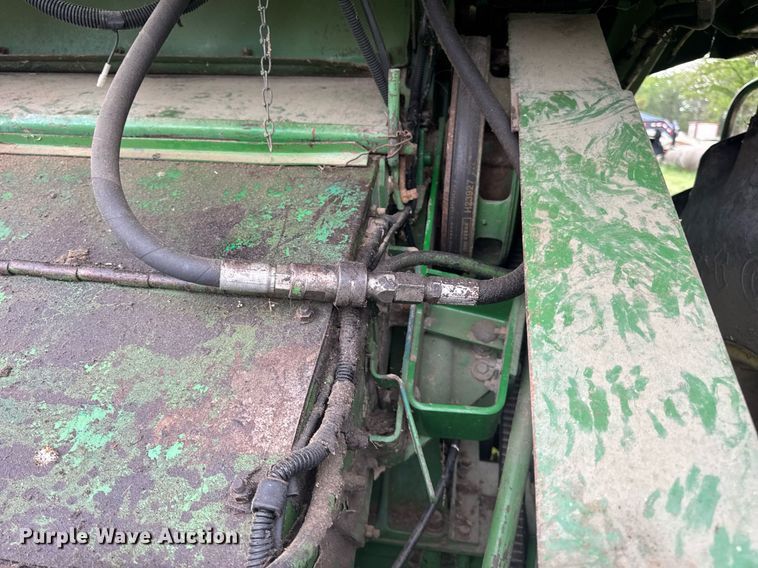 image for item DV4004 1981 John Deere 6620 Turbo combine