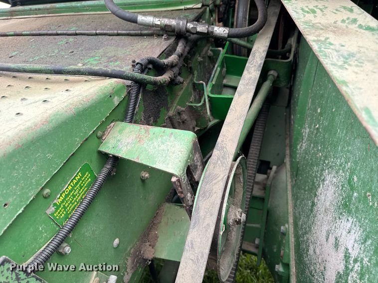 image for item DV4004 1981 John Deere 6620 Turbo combine