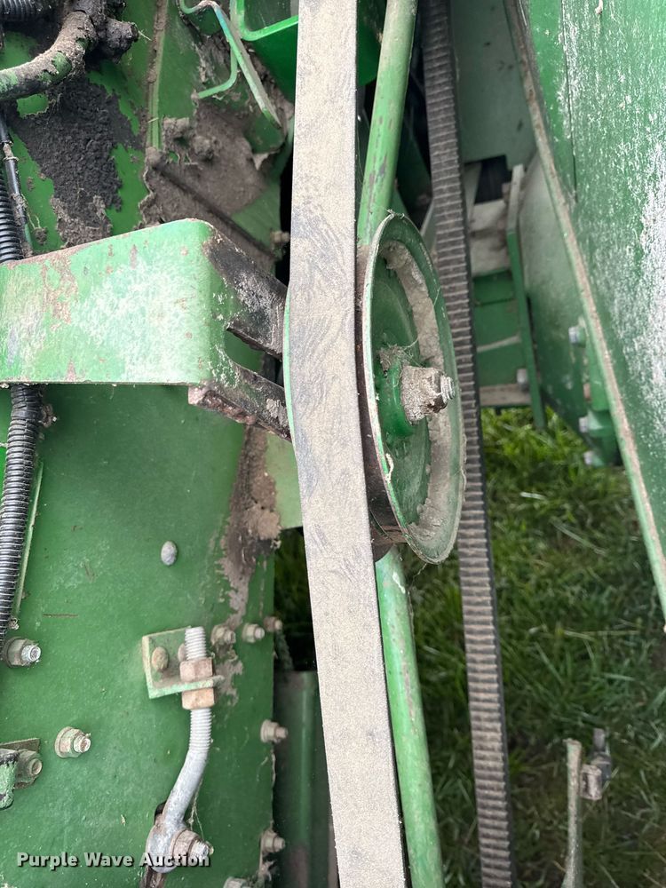 image for item DV4004 1981 John Deere 6620 Turbo combine