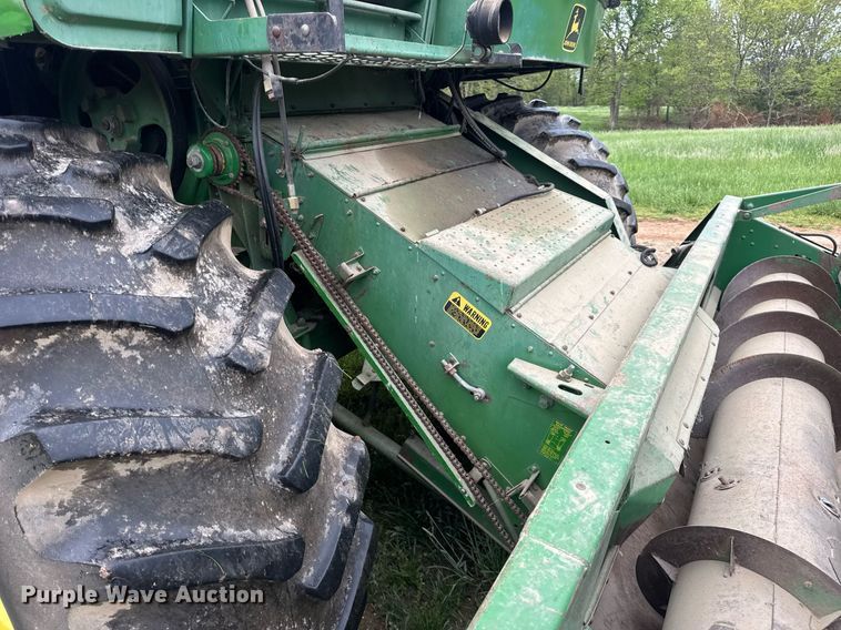 image for item DV4004 1981 John Deere 6620 Turbo combine