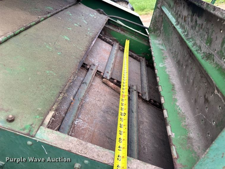 image for item DV4004 1981 John Deere 6620 Turbo combine