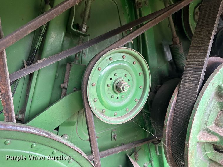 image for item DV4004 1981 John Deere 6620 Turbo combine