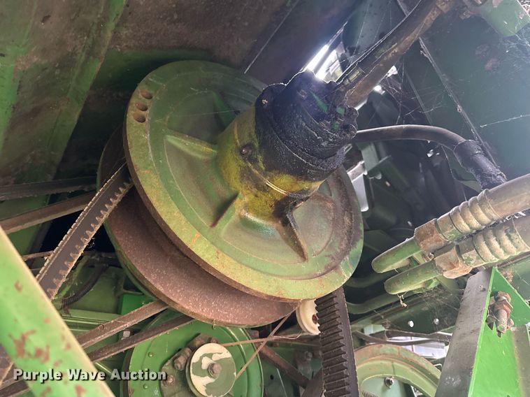 image for item DV4004 1981 John Deere 6620 Turbo combine