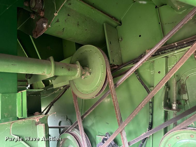 image for item DV4004 1981 John Deere 6620 Turbo combine