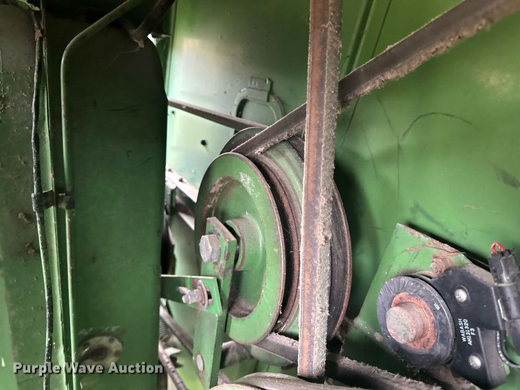 image for item DV4004 1981 John Deere 6620 Turbo combine