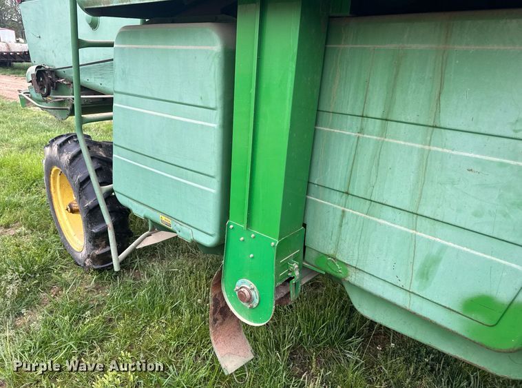 image for item DV4004 1981 John Deere 6620 Turbo combine