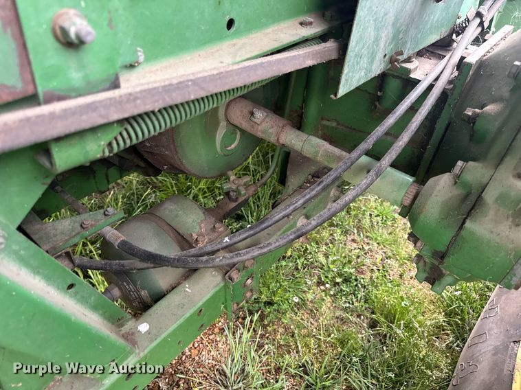 image for item DV4004 1981 John Deere 6620 Turbo combine