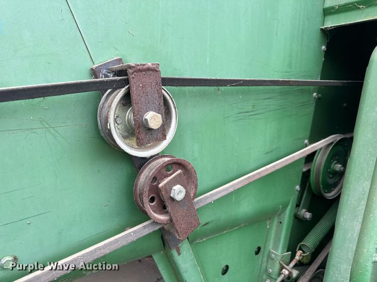 image for item DV4004 1981 John Deere 6620 Turbo combine