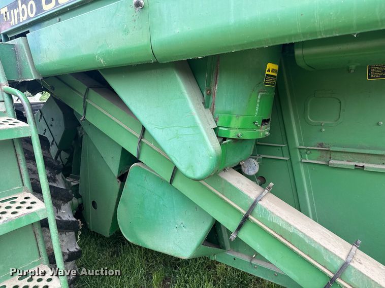 image for item DV4004 1981 John Deere 6620 Turbo combine