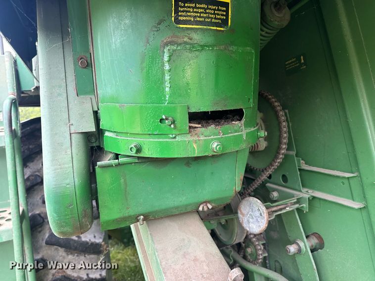 image for item DV4004 1981 John Deere 6620 Turbo combine