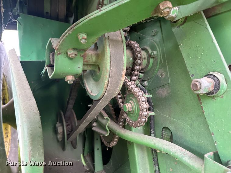 image for item DV4004 1981 John Deere 6620 Turbo combine