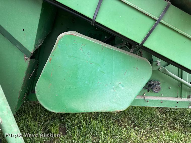 image for item DV4004 1981 John Deere 6620 Turbo combine