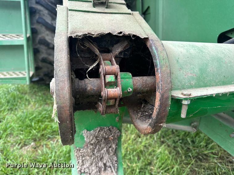 image for item DV4004 1981 John Deere 6620 Turbo combine