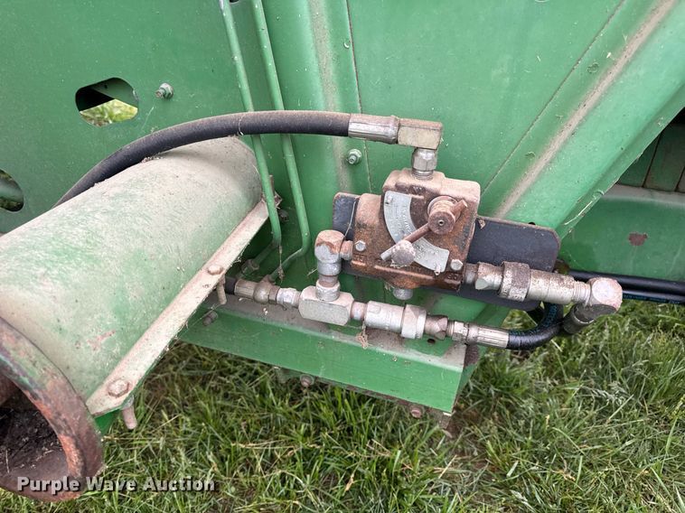 image for item DV4004 1981 John Deere 6620 Turbo combine