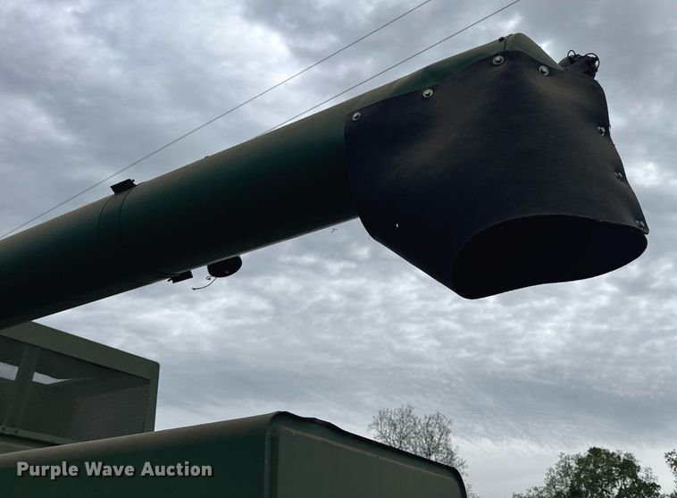 image for item DV4004 1981 John Deere 6620 Turbo combine