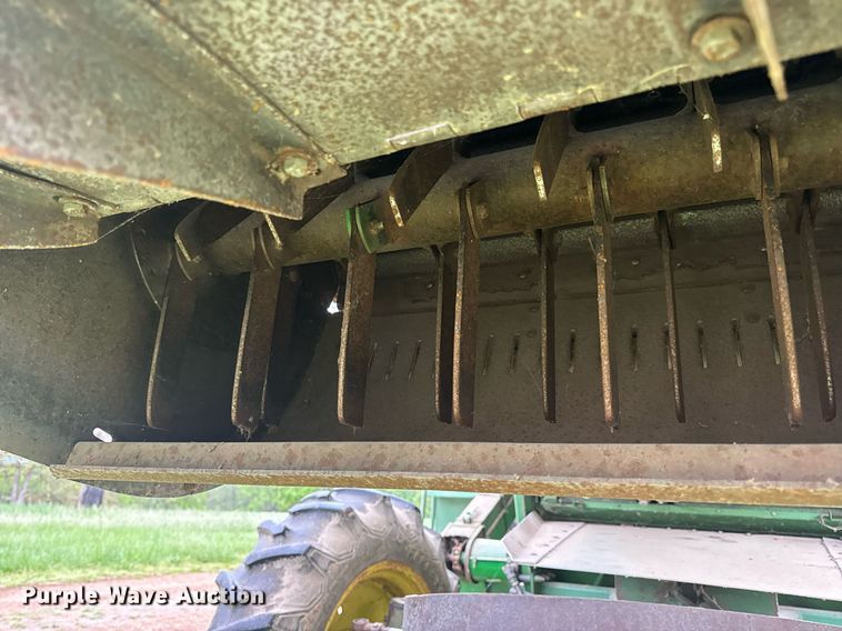 image for item DV4004 1981 John Deere 6620 Turbo combine