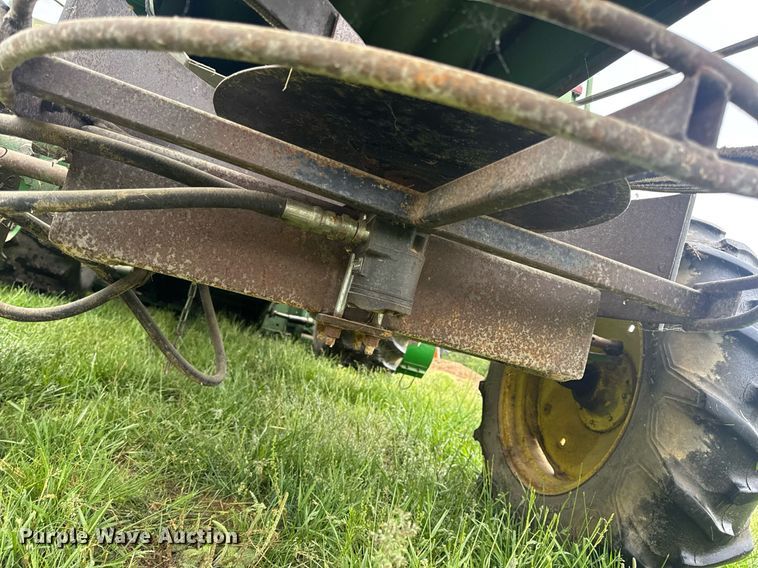 image for item DV4004 1981 John Deere 6620 Turbo combine