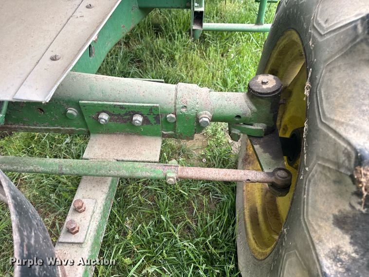 image for item DV4004 1981 John Deere 6620 Turbo combine