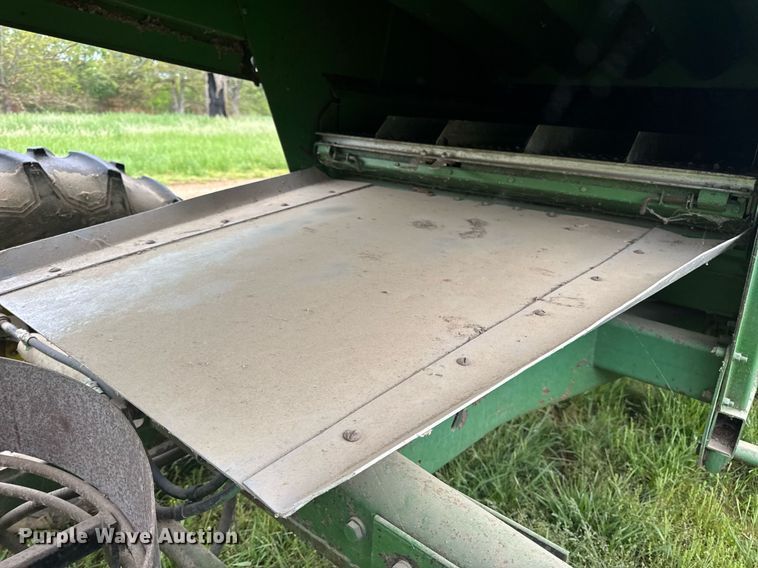 image for item DV4004 1981 John Deere 6620 Turbo combine